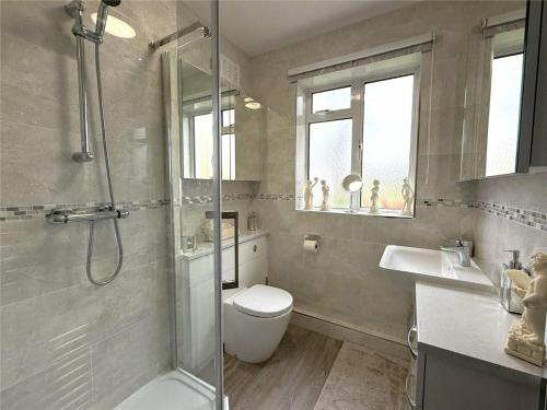 Ένα μπάνιο στο A beautiful stylish home in city centre