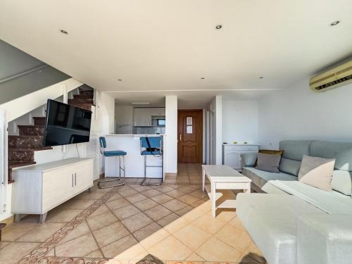 Skol 925A Penthouse 2 Bedrooms Amazing sea views