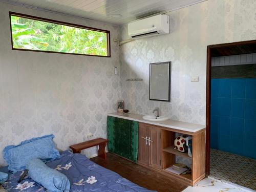 Μια τηλεόραση ή/και κέντρο ψυχαγωγίας στο Cucu Suzanne