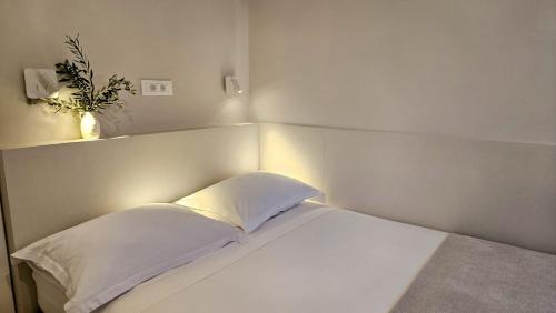 Private Seaside Room-Walk to Downtown
