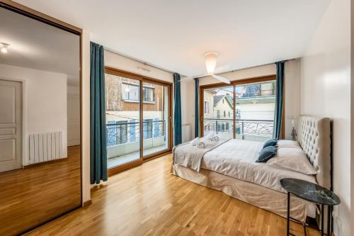 Llit o llits en una habitació de La Coupole