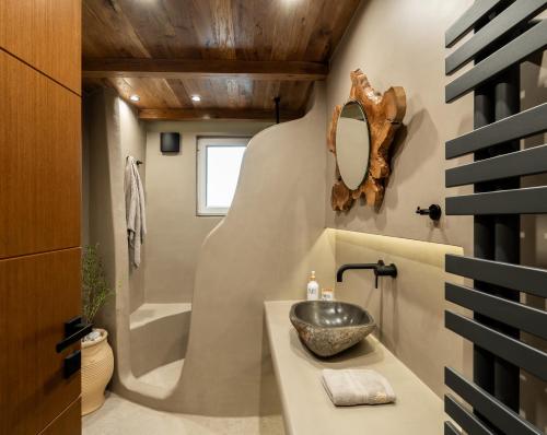 Rustic Boutique Apartment with Live Olive Tree, Private Parking & 1 Gbps Fiber Internet