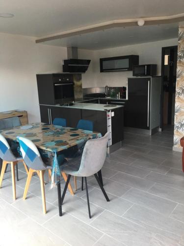 Kuchyň nebo kuchyňský kout v ubytování La Vague