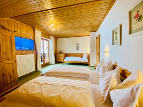 Ένα ή περισσότερα κρεβάτια σε δωμάτιο στο Haus Plattenkar