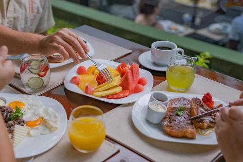 Jídlo v hotelu nebo okolí