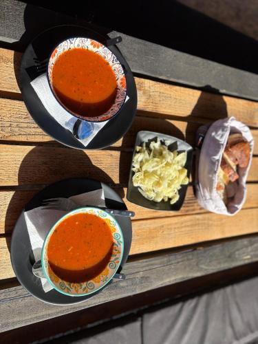 Φαγητό σε αυτό το κάμπινγκ ή κάπου εκεί κοντά