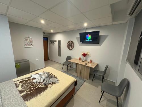 Jordan Room 28
