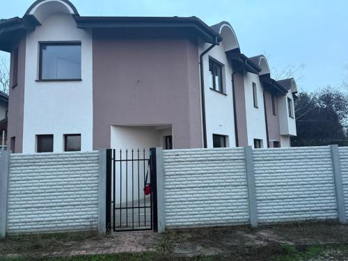 Το κτήριο όπου στεγάζεται  η βίλα