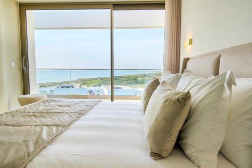 Photo inspiration: Picture Idea: Luxury Oceanfront Apartment 24K Lourinhã Preços Atualizados 2026