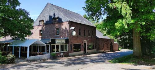 Το κτήριο όπου στεγάζεται  το ξενοδοχείο