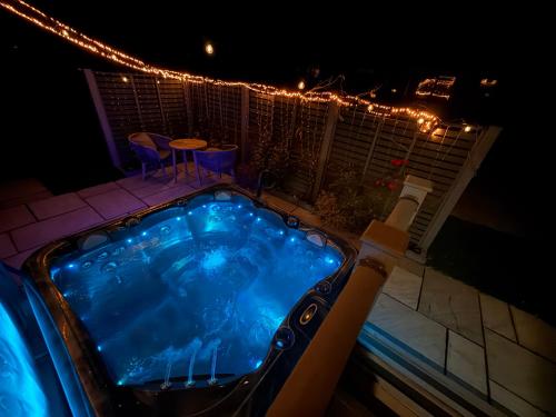 Бассейн в 7b Oakwood village или поблизости