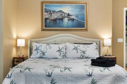 Ένα ή περισσότερα κρεβάτια σε δωμάτιο στο Hawaiian Coffee Hale