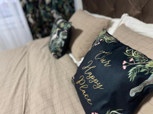 Ένα ή περισσότερα κρεβάτια σε δωμάτιο στο Chill In Apartman