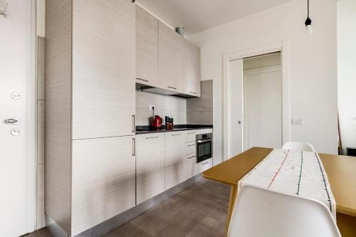 Η κουζίνα ή μικρή κουζίνα στο Amazing view exclusive 9th floor apartment