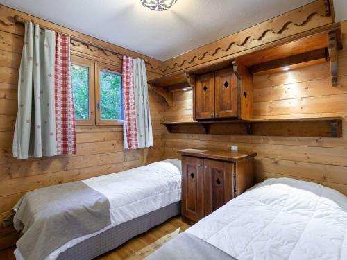 Appartement ski aux pieds avec terrasse et accès piscine