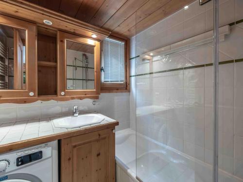 Appartement ski aux pieds avec terrasse et accès piscine