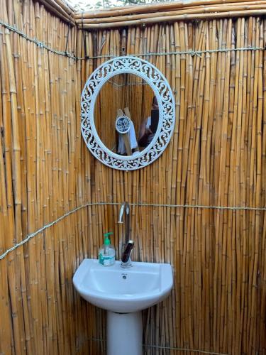 Ένα μπάνιο στο KwaZambezi Glamping Site