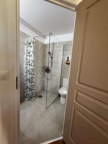 Ένα μπάνιο στο O Ti Boneur