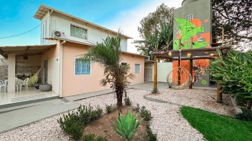 Το κτήριο όπου στεγάζεται  το ξενοδοχείο διαμερισμάτων