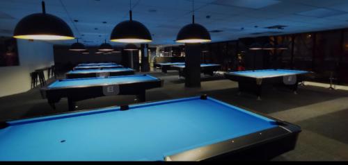 Τραπέζι μπιλιάρδου στο Unbeatable City Location All You Need