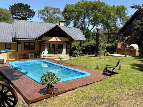 Bazén v ubytování Las Golondrinas nebo v jeho okolí