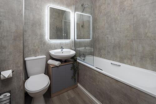 Harrington Chambers by Charming Apartments - Pool Table & Ping Pong photo 12