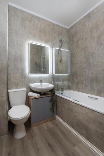 Harrington Chambers by Charming Apartments - Pool Table & Ping Pong photo 18
