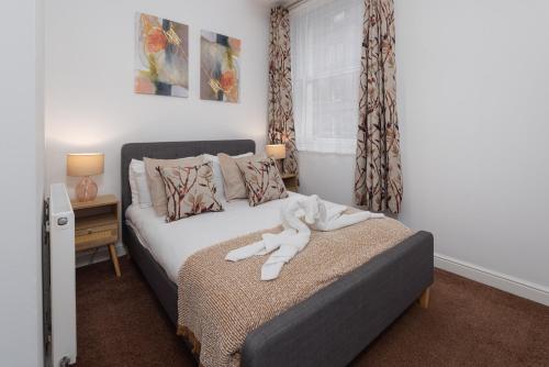 Harrington Chambers by Charming Apartments - Pool Table & Ping Pong photo 10
