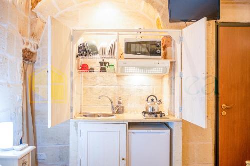 Nhà bếp/bếp nhỏ tại [Borgo Antico-Centro Storico] Casa Ventosa