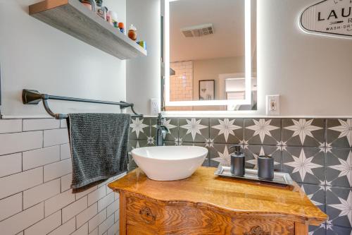 Vannituba majutusasutuses Tranquil Shenandoah Valley Retreat with Patio