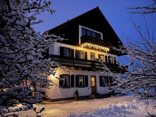 Το κτήριο όπου στεγάζεται  το διαμέρισμα