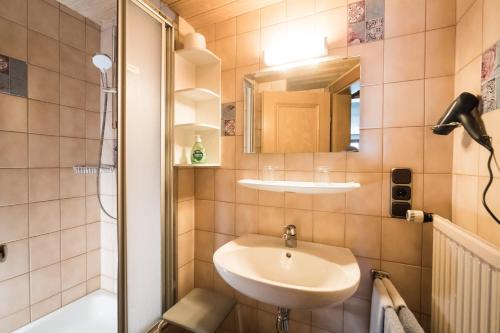 Koupelna v ubytování Haus Brigitte