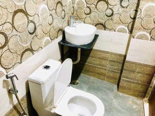 Ένα μπάνιο στο OOAK Knowledge Park