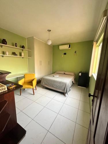 Giường trong phòng chung tại AngelHouse