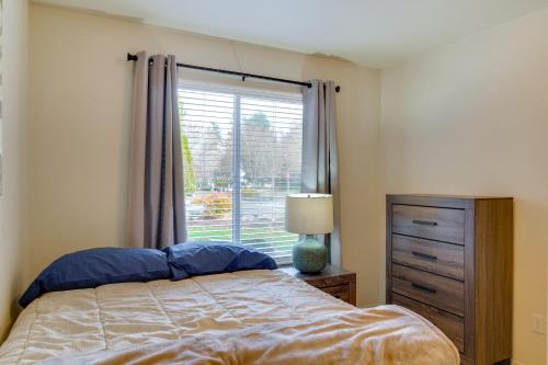 Postel nebo postele na pokoji v ubytování Spacious Home 5 Mi to Historic Downtown Sumner