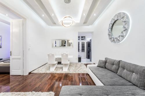 Opera House Apartment with free GARAGE