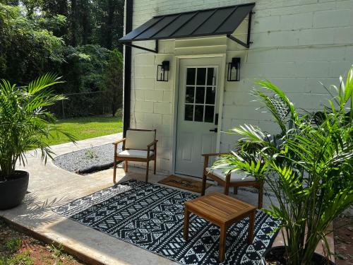 Φωτογραφία από το άλμπουμ του Modern Decatur Apt near Emory, Midtown, & Downtown σε Decatur