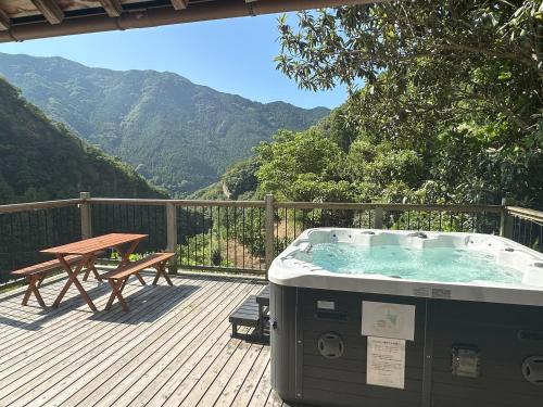 Γενική θέα στο βουνό ή θέα στο βουνό από  αυτός ο ξενώνας