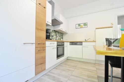 Apartments with parking space Seline, Paklenica - 22077