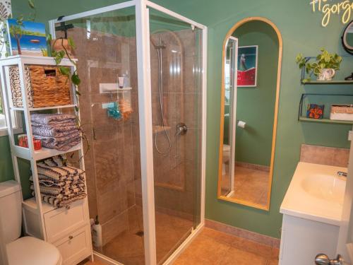 Ένα μπάνιο στο The Mooring - Executive 4- Bedroom Home