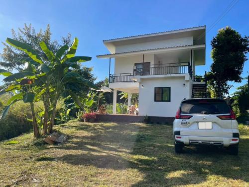 Το κτήριο όπου στεγάζεται  η παραθεριστική κατοικία