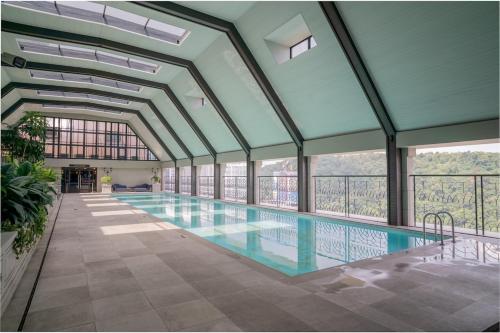 Πισίνα στο ή κοντά στο Paxtonz Urban Luxe Walk to Mall! Free WiFi & Pool