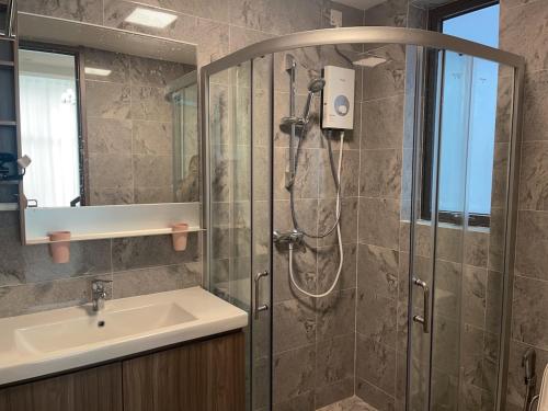 O baie la 森林城市高尔夫别墅中式度假别墅