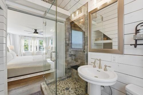 Ένα μπάνιο στο Kansas Cape Cottage