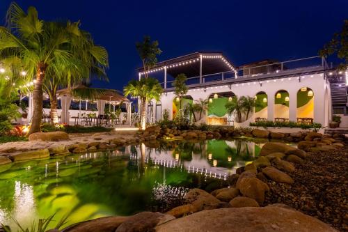 Vườn quanh Sol Flow Retreat