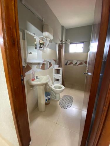 Koupelna v ubytování ACOGEDOR DEPARTAMENTO para 4 personas
