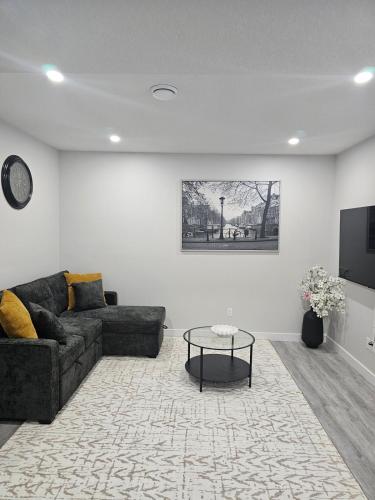 Χώρος καθιστικού στο Cozy on Baywater Modern 2 bedroom apartment suite