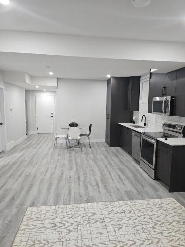 Φωτογραφία από το άλμπουμ του Cozy on Baywater Modern 2 bedroom apartment suite σε Airdrie