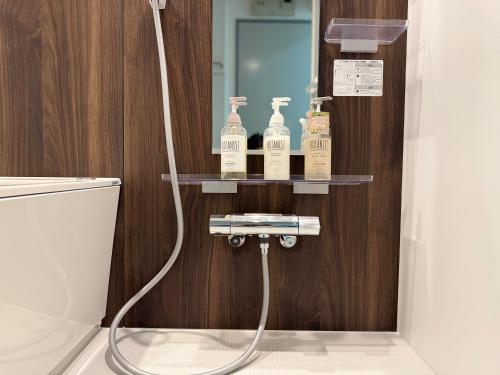 Motosakura 301, direct access to Narita and Haneda, 2 beds, 5 train lines, elevator, free bicycle rental, luxury double bed