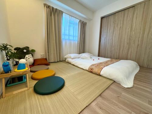 Motosakura 301, direct access to Narita and Haneda, 2 beds, 5 train lines, elevator, free bicycle rental, luxury double bed